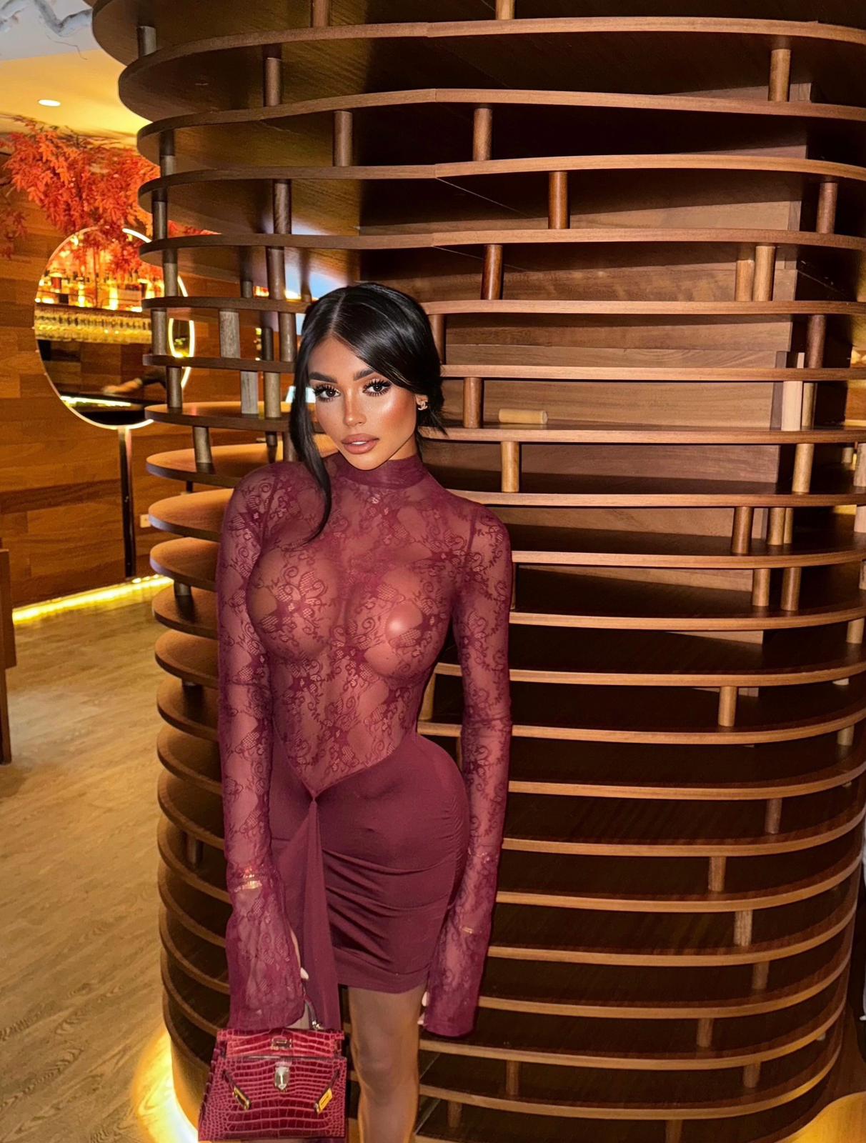 Escort - MELANIA - Ibiza Tops